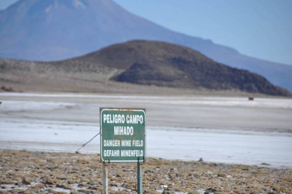 Campo minado na Bolívia, perto da fronteira chilena, no Salar de Coipasa